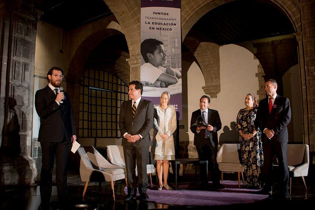 Durante la 2ª Noche Unidos por la Educación con Enseña por México se recaudó la cantidad de un millón 500 mil pesos a favor de 14 mil 306 estudiantes mexicanos