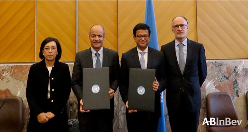 Carlos Brito, CEO de Anheuser- Busch InBev (AB InBev) y Nikhil Seth, Subsecretario General de Naciones Unidas y Director Ejecutivo del Instituto de Investigación y Entrenamiento de Naciones Unidas (UNITAR, por sus siglas en inglés), firmaron un acuerdo para colaborar en la mejora de la seguridad vial.