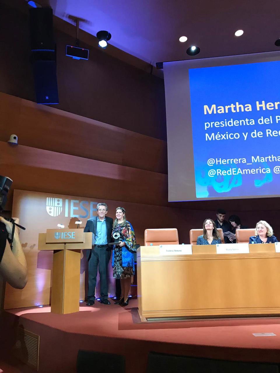 Martha Herrera reconocida en España por su liderazgo en Responsabilidad Social